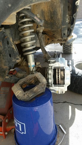 Tundra brake upgrade on my 3rd gen :) Can't wait to stop! (liveeNWavM